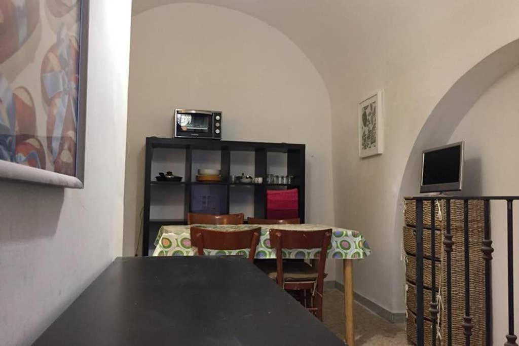 Historic Apartment In Centre Of City 100M To Sea 莫诺波利 外观 照片