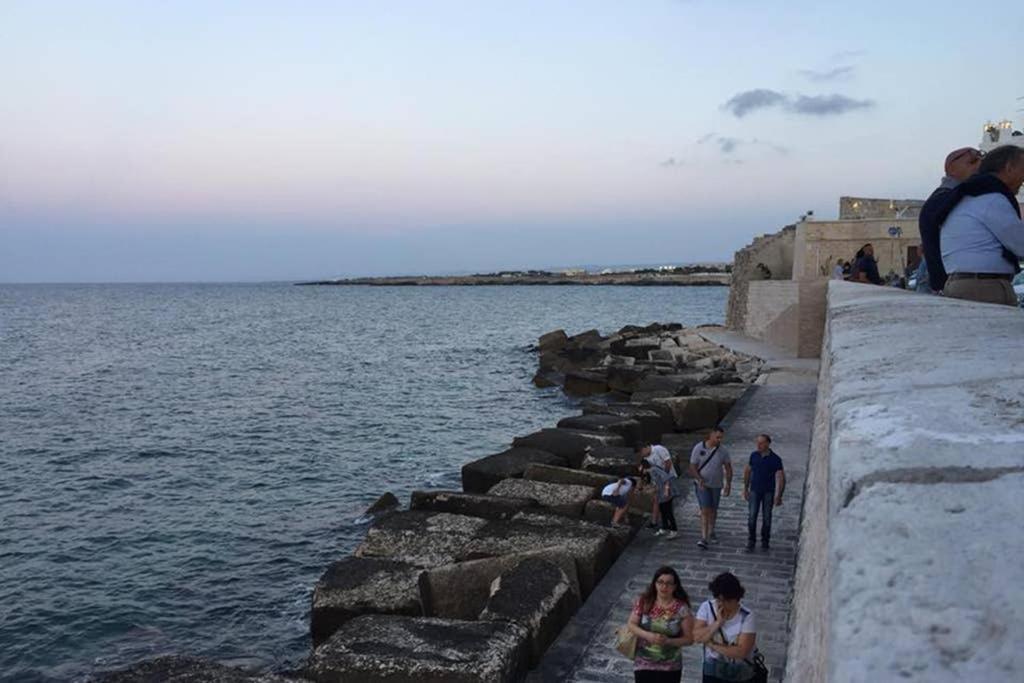 Historic Apartment In Centre Of City 100M To Sea 莫诺波利 外观 照片