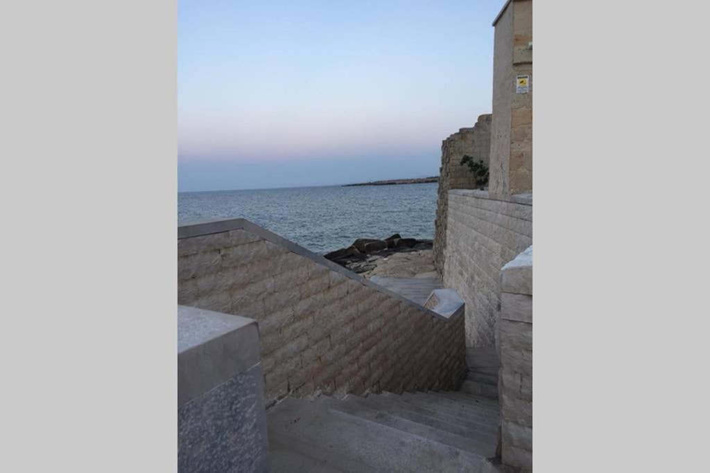Historic Apartment In Centre Of City 100M To Sea 莫诺波利 外观 照片