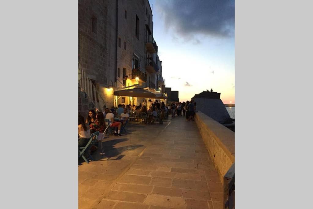 Historic Apartment In Centre Of City 100M To Sea 莫诺波利 外观 照片